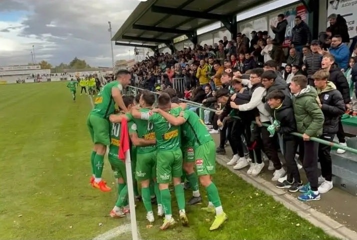 El Astorga retoma la rutina liguera en Becerril tras la inyección de moral de la clasificación copera