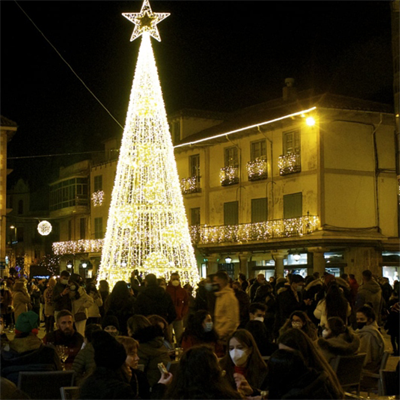 Astorga se convierte en un «Pueblo Ferrero Rocher»