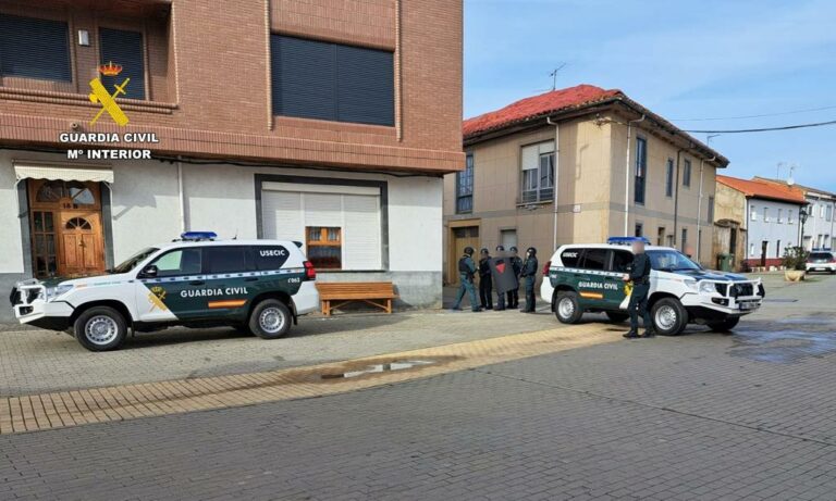 La Guardia Civil realiza un simulacro de atentado en el Órbigo