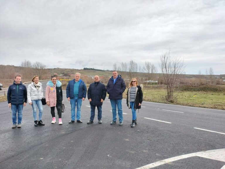 La Diputación invierte cerca de 600.000 euros en la mejora de cinco carreteras de la provincia