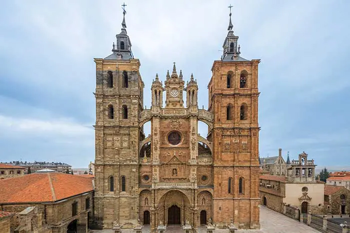 La Catedral de Astorga ofrece horarios y visitas especiales durante Semana Santa
