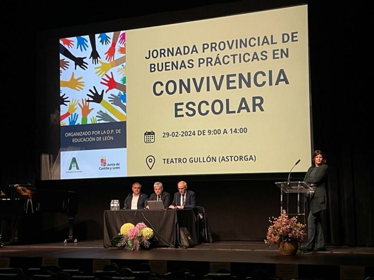 Educación organiza una jornada de buenas prácticas de convivencia escolar que reúne en Astorga a 160 docentes