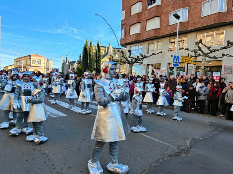 La Piñata de Astorga repartirá 3.800 euros en premios en el gran desfile del 8 de marzo
