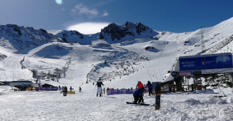Las estaciones invernales llegan a Semana Santa con 9 kilómetros esquiables