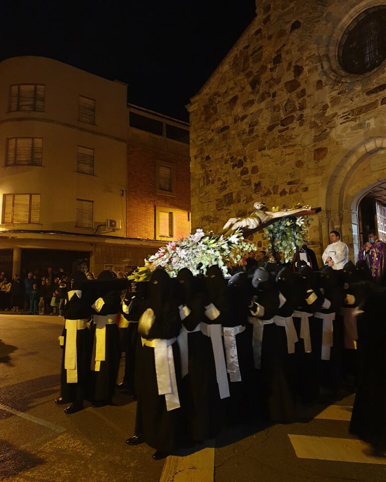 El Vía Crucis de las Damas de la Piedad abre mañana la Semana Santa 2024