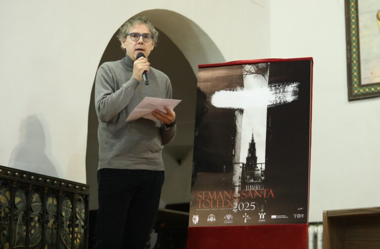 ‘Cruz de guía’, del astorgano César Núñez, cartel elegido para la Semana Santa de Toledo este 2025