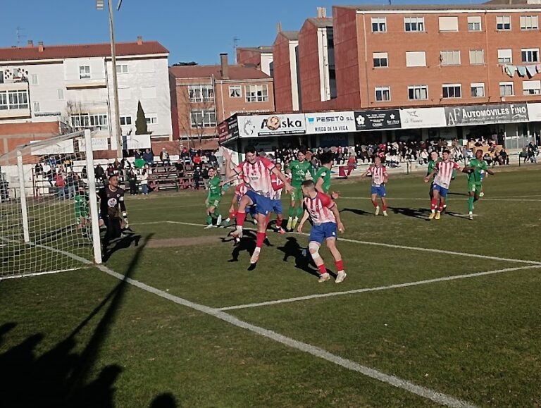 El Astorga pone en juego su liderato en un campo en el que aún no ha ganado nadie