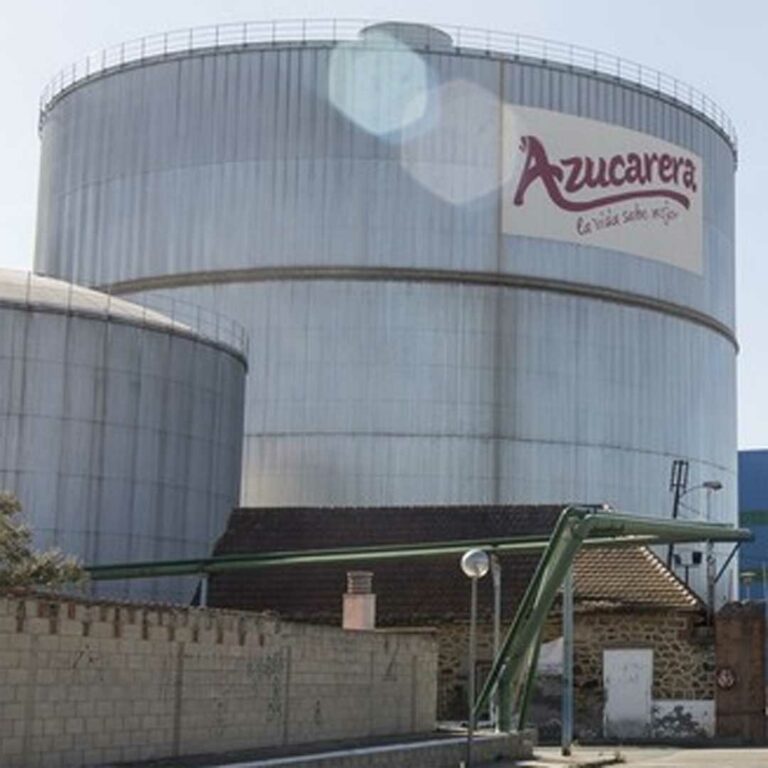 Azucarera ofrece recolocar en la planta de refino de Miranda a 37 trabajadores