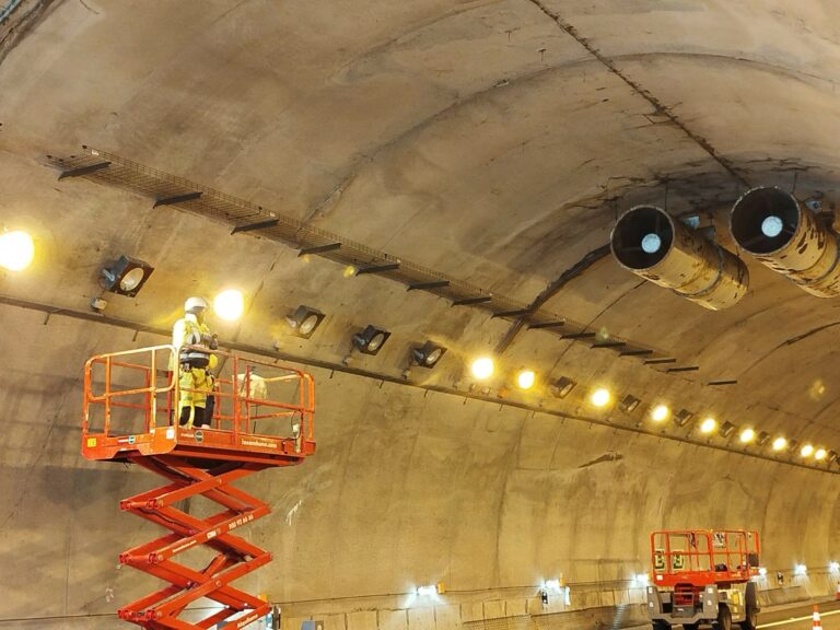 Transportes inicia las obras de modernización de ocho túneles de la A-6 en el puerto de Piedrafita, en las provincias de León y Lugo