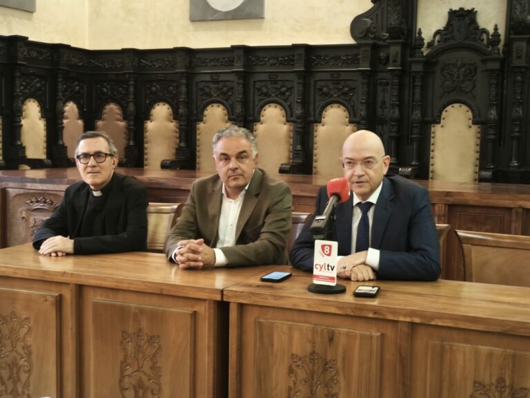 La Complutense brinda a los astorganos la posibilidad de ‘bucear’ en la historia y cultura de Astorga