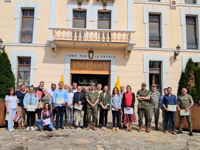 El Acuartelamiento Santocildes ‘licencia’ a dieciocho alumnos del taller de empleo «Félix Acevedo»