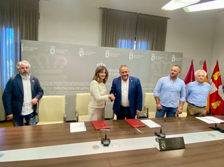 Diputación y Universidad firman un convenio de colaboración para el estudio de los materiales arqueológicos que custodia el ILC