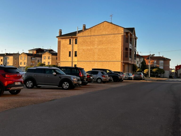 Ecosistema Bierzo acometerá  la construcción de aceras frente al cuartel de la Guardia Civil