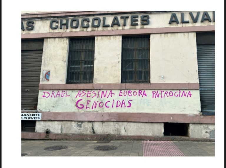 La Policía Local de Astorga identifica a tres individuos sorprendidos vandalizando el casco urbano
