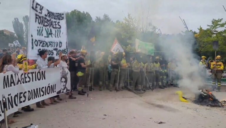 Mañueco apela a la unidad y anuncia un extenso diálogo con todos los sectores implicados para mejorar la prevención de incendios forestales en Castilla y León