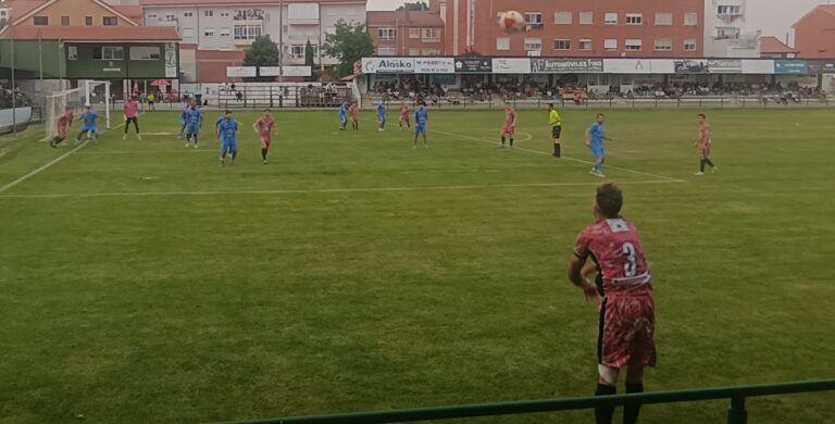 Dos goles en propia puerta del Guijuelo dan al Astorga el trofeo Santa Marta