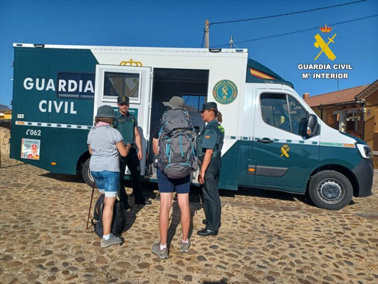 La Guardia Civil localiza y auxilia a un peregrino del Camino de Santiago que se había desorientado