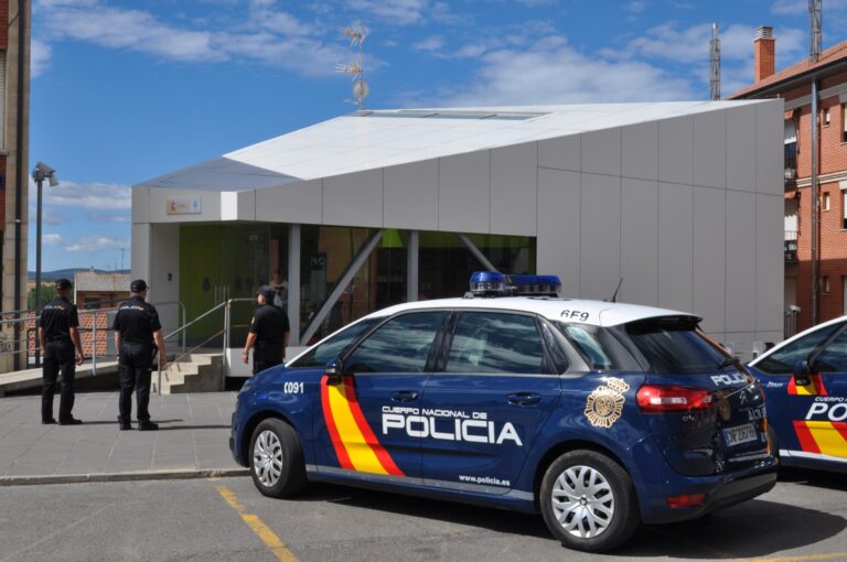 La Policía Nacional detiene a un menor en Astorga por apuñalar a un joven durante las fiestas de Santa Marta