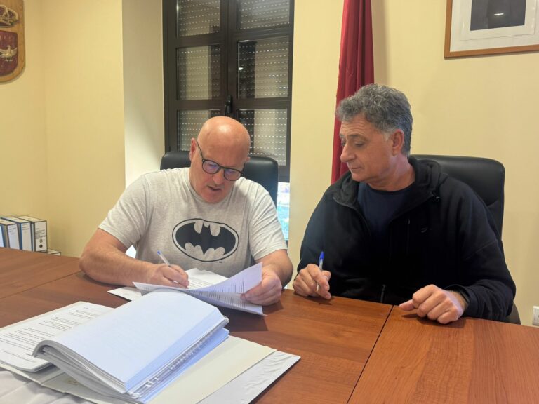 El Club Atletismo Teleno-Cecinas Pablo y el Ayuntamiento de Brazuelo renuevan su acuerdo para publicitar y dinamizar deportivamente los pueblos del municipio