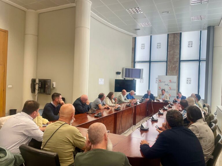 La Junta avanza en la planificación de nuevas balsas ganaderas con los municipios de la provincia de León afectados por los incendios