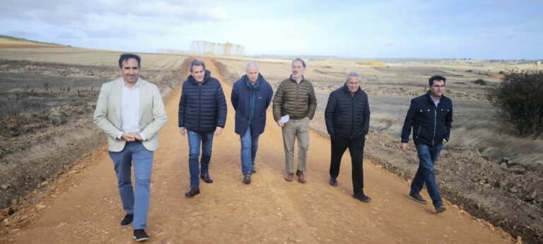 Las obras de la concentración parcelaria de Benavides-Quintanilla del Valle, en León, se encuentran al 50 % de ejecución con una inversión de la Junta de 1,4 millones