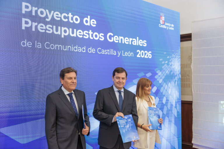 La Junta presenta un presupuesto de 15.715 millones, el más alto de la historia, centrado en la excelencia de los servicios, la protección de las familias, la creación de empleo y el compromiso con el mundo rural