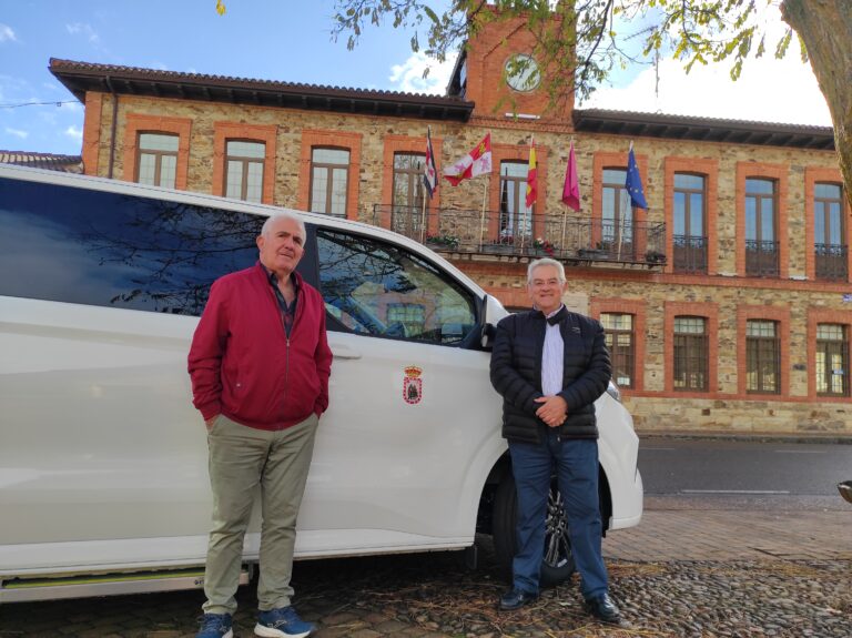 Nuevo servicio de taxi en el municipio de Santa Colomba de Somoza