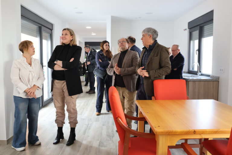 La Junta financia la ampliación del Centro de Día para personas con alzhéimer u otras enfermedades neurodegenerativas de La Bañeza con una subvención de 80.000 euros