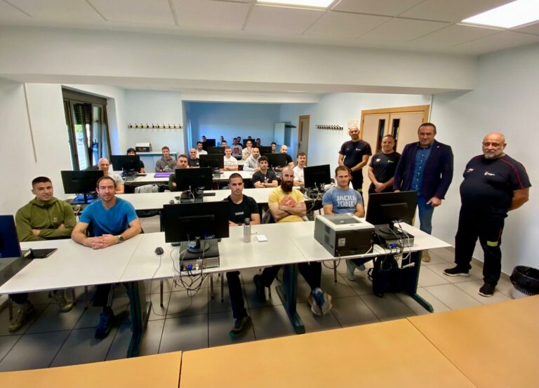 Comienzan su formación los bomberos que superaron la última oposición de la Diputación de León
