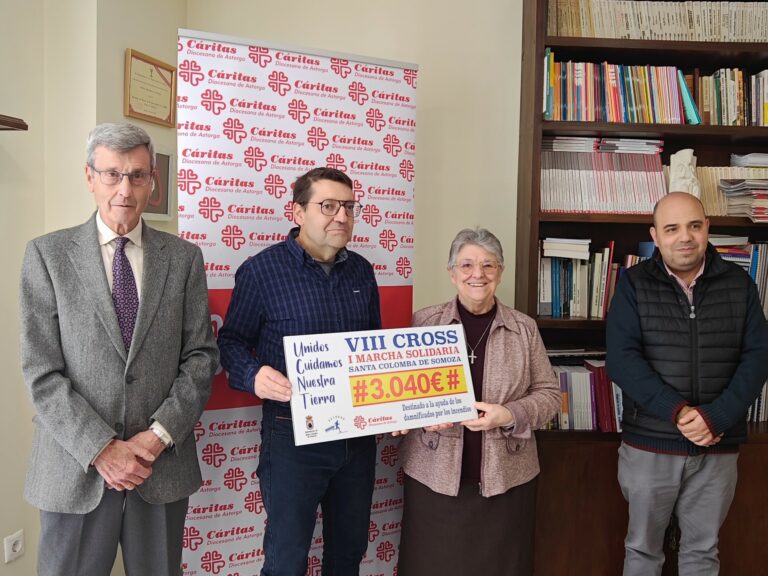 Astorga Running entrega 3.040 euros a Cáritas para los afectados por los incendios