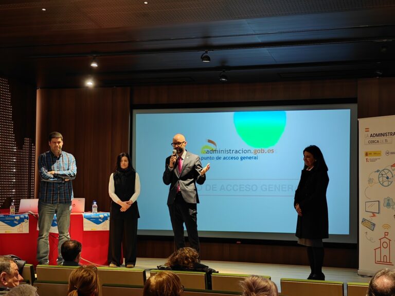 Los alumnos de la Universidad de la Experiencia de Astorga ‘se acercan’ a la administración