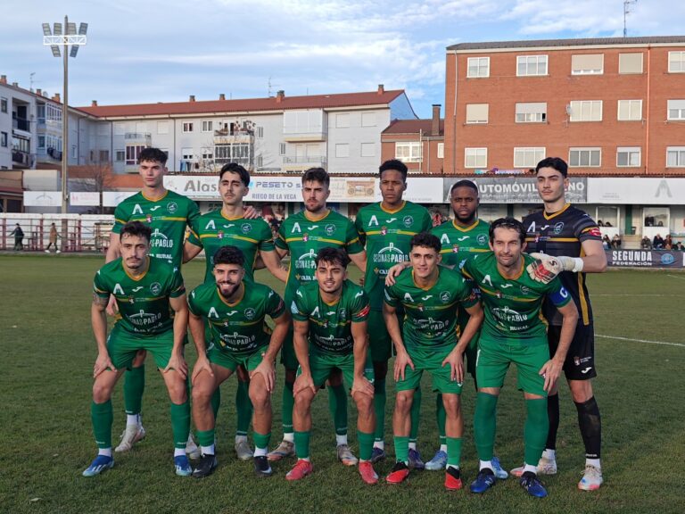 El Atlético Astorga regala a su afición la primera victoria en casa de la temporada (3-0)