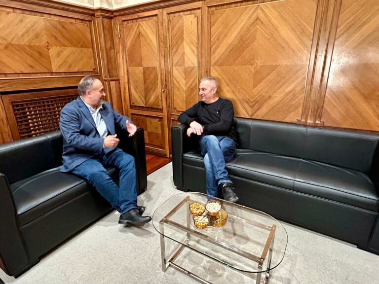 La Diputación homenajea a la UME por su labor en los incendios de agosto y por su 20 aniversario