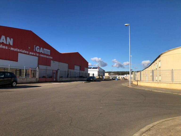 Astorga licitará próximamente las obras de sustitución de luminarias en el polígono industrial