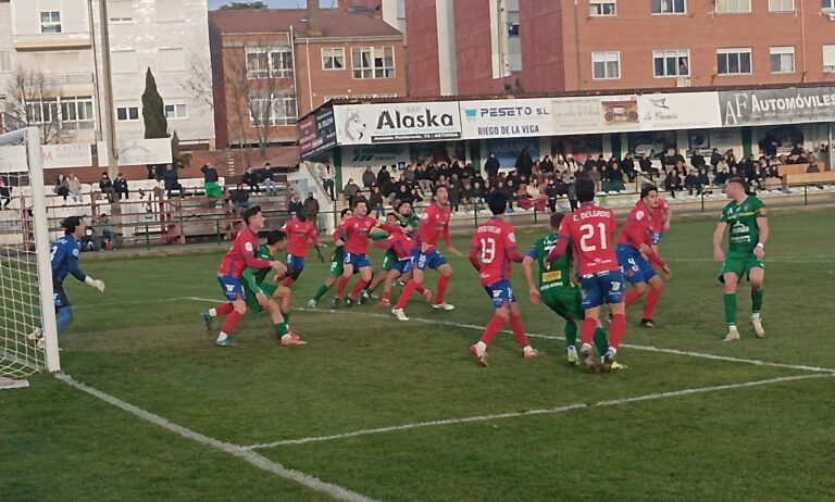 Un trabajado partido ante el Numancia otorga al Astorga su segunda victoria en La Eragudina