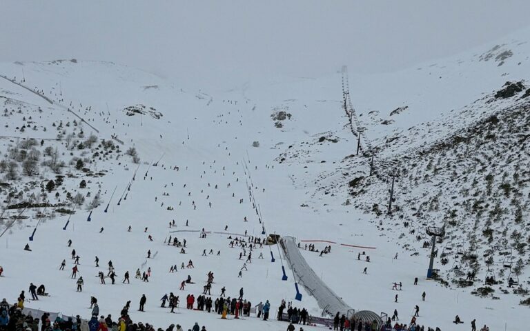 San Isidro y Valle Laciana-Leitariegos reciben a un total de 8.352 esquiadores durante el fin de semana