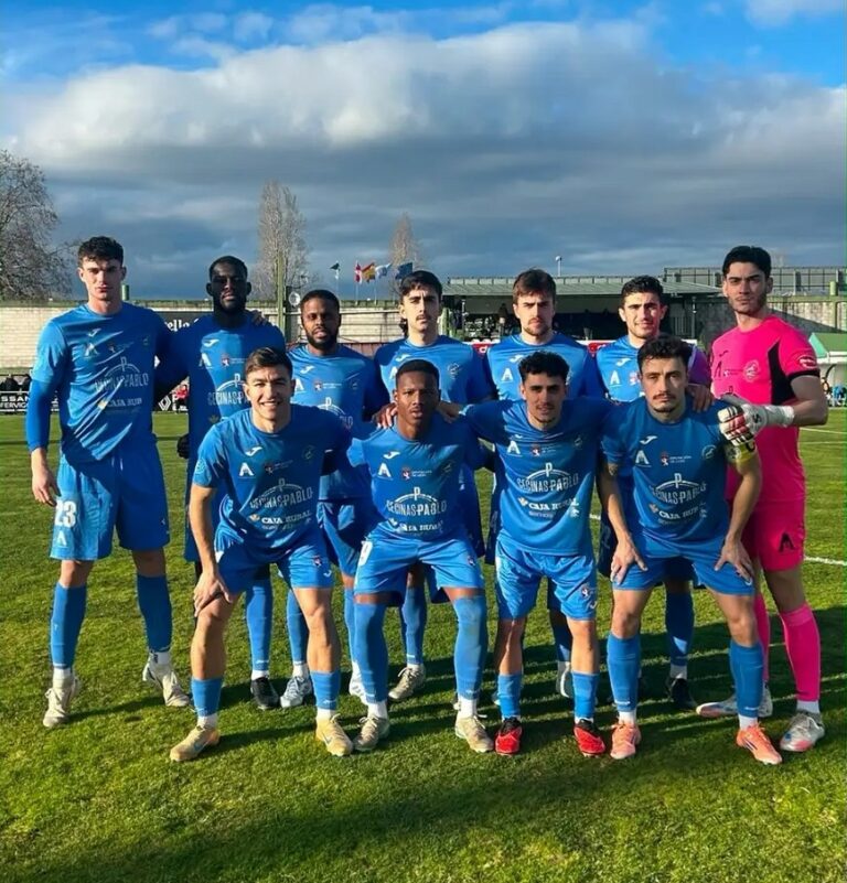 Un gol de rebote condena el trabajo en defensa del Astorga en Coruxo