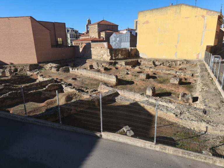 El Ayuntamiento adjudica por más de 13.000 euros la redacción del proyecto de inhumación de los restos del antiguo hospicio