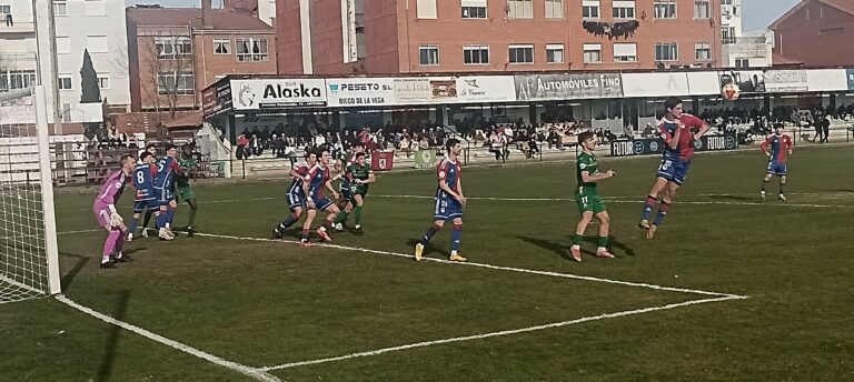 El Astorga acude a Sámano a labrar otro escalón para garantizar el ascenso