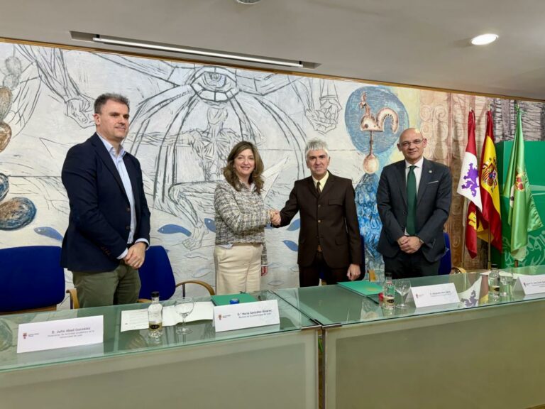 La Universidad y la Fundación Club45 sellan su primer convenio para premiar la excelencia académica en Filología Inglesa