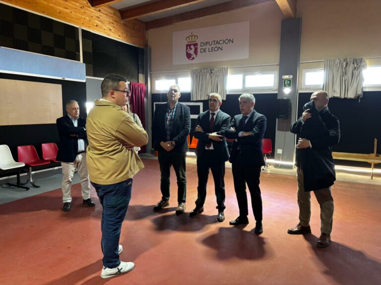 La Diputación de León dotará de desfibriladores a 53 municipios de menos de 2.000 habitantes