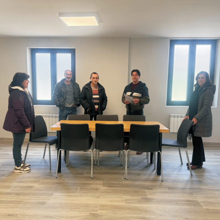 Santa María del Páramo inaugura un centro juvenil