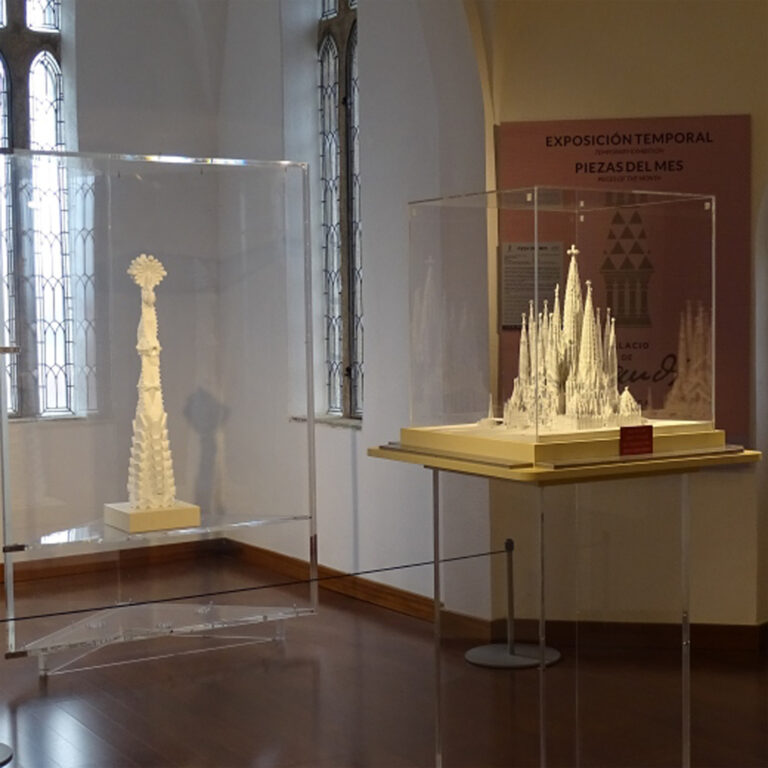 La Sagrada Familia se asoma a Astorga con la pieza del mes de abril del Palacio