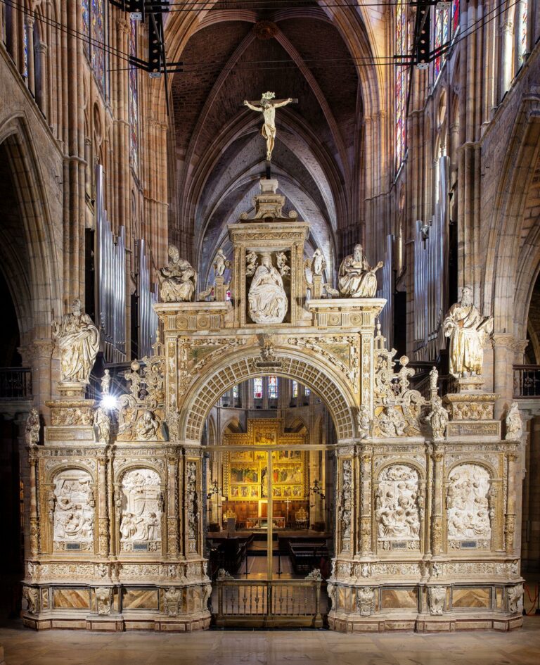El Ministerio de Cultura concluye la restauración del trascoro de la Catedral de León, con una inversión de cerca de 500.000 euros