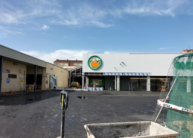 El PSOE denuncia la falta de una excavación integral en la necrópolis romana hallada en el solar de Mercadona