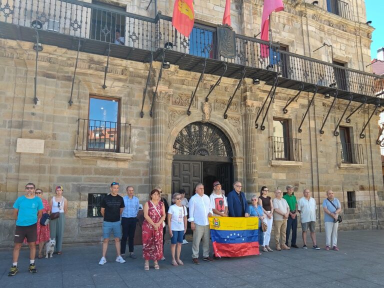 Astorga muestra su solidaridad con el pueblo venezolano