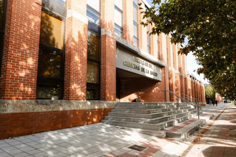 Medicina lidera las preinscripciones en la Universidad de León, con 5.474 solicitudes, seguida de Enfermería en ambos Campus