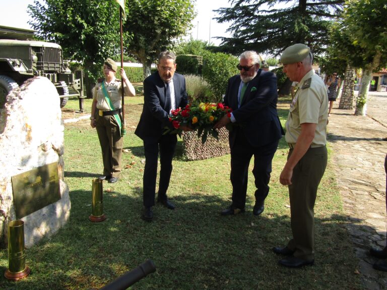 El Mando de Artillería de Campaña recuerda en Astorga al coronel José Mª Picatoste en el 40º aniversario de su fallecimiento en atentado terrorista