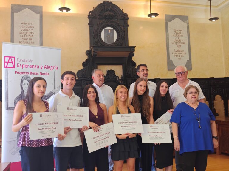 Seis jóvenes astorganos reciben las Becas Noelia en su primera edición