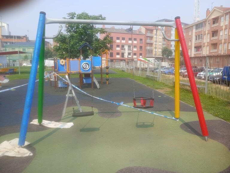 Astorga invertirá casi 70.000 euros en suelo de caucho para los parques infantiles